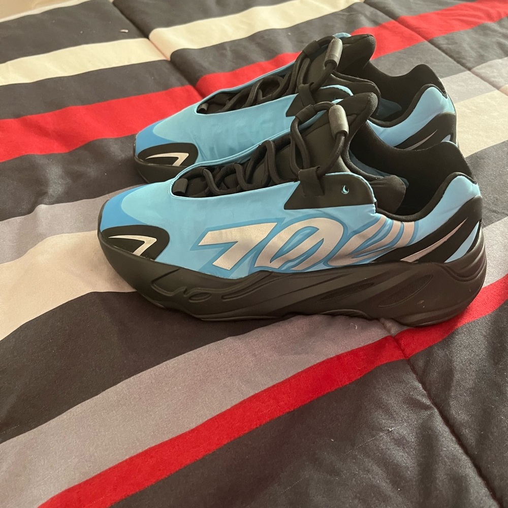 Yeezy 700